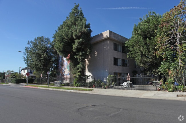 Carlota Park Apts