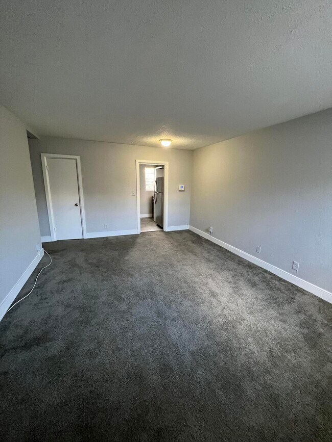 Photo - 2722 Poinsettia Ave