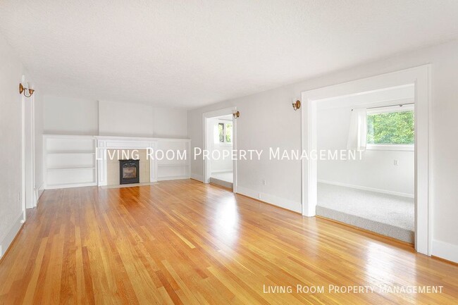 Building Photo - 2908 NE Skidmore St Rental