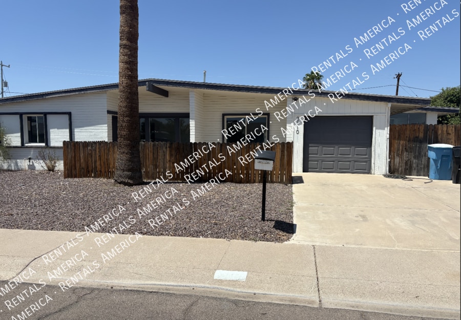 Photo - 2110 W Greenbriar Dr