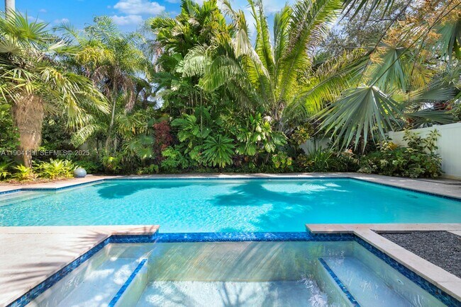 Photo - 1107 NE 118th St