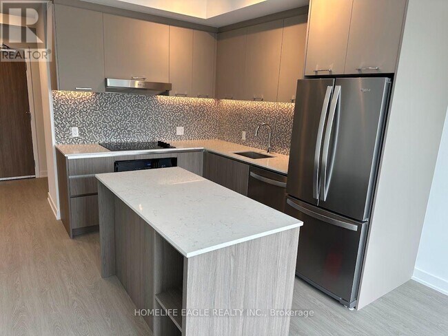 Photo - 8188 Yonge St Unit 303