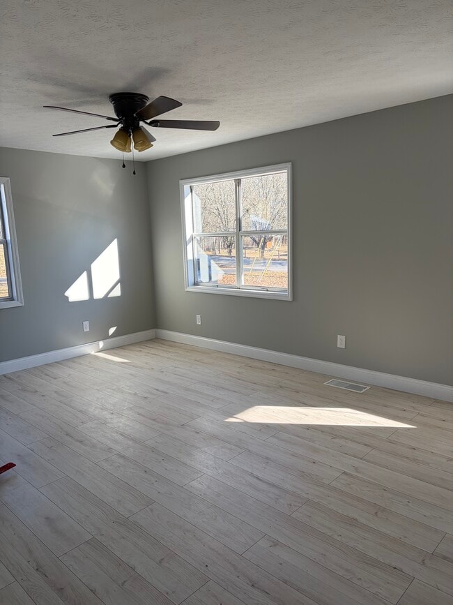 Photo - 41 Roberts Ln