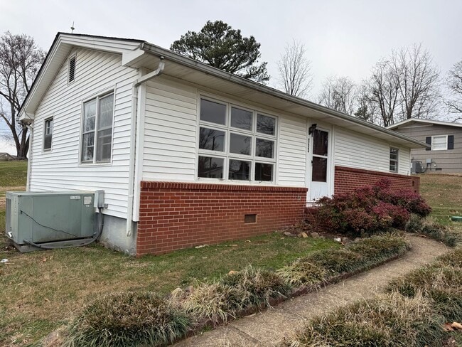 Photo - 3 Bedroom 1 Bathroom Home located in Greeneville, TN