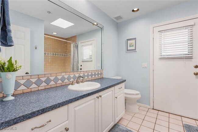 Photo - 4011 Galt Island Ave