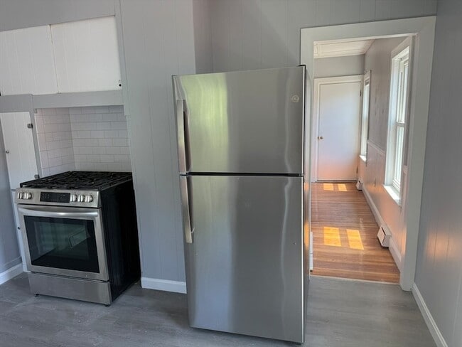 Building Photo - 410 Court St Unit 1