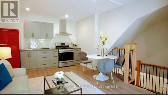 Photo - 2-945 VANCE CRESCENT