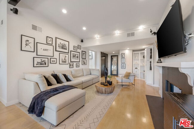 Photo - 4600 Vía Dolce Unidad 301