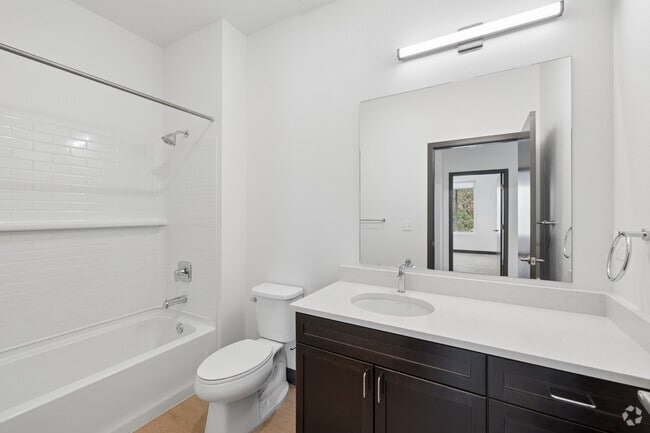 2BR, 1BA - 1,020SF - Bathroom