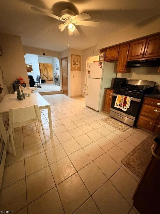 Photo - 120 Fenner Ave