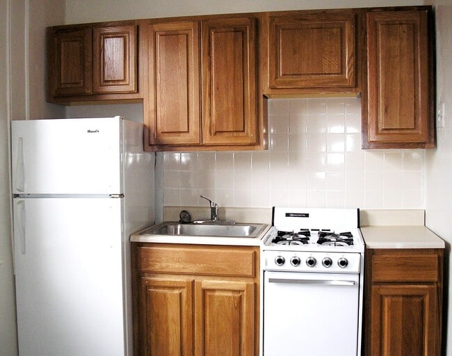 Pineda Apartments