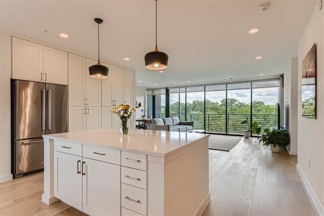 Photo - 900 S 1st St Unit 421