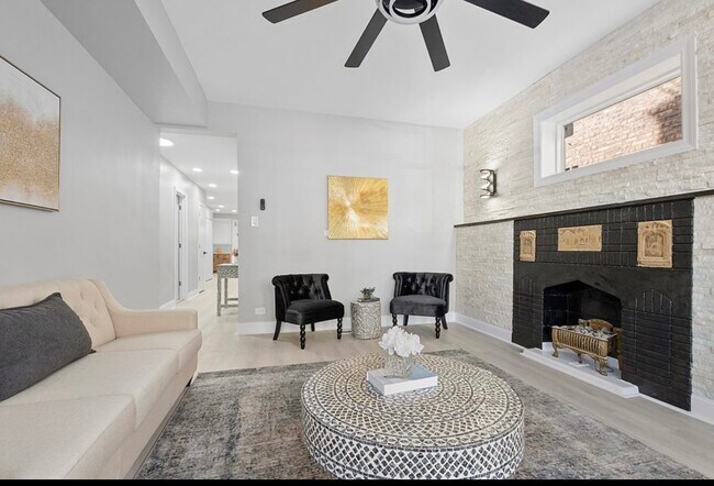 Photo - 1809 W Armitage Ave