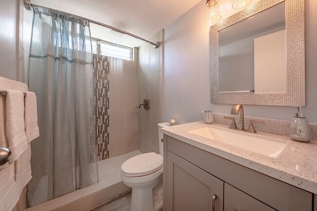 Photo - 2522 Date St