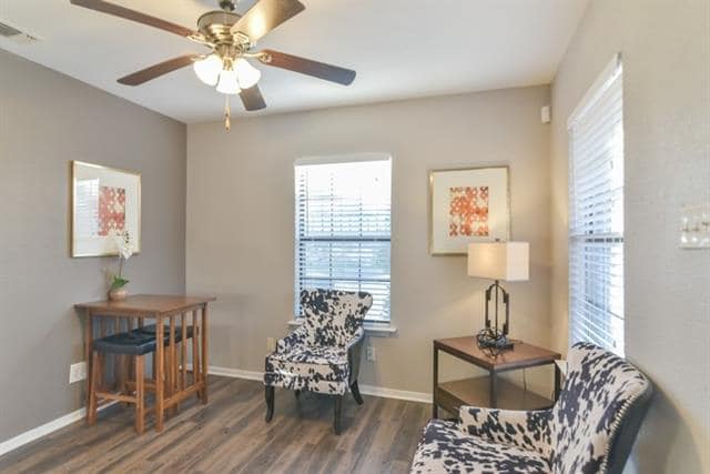 Photo - 820 Southeast Pkwy