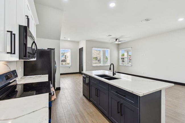 Photo - 3353 4th Ave S Unidad 3353 4th Ave S A