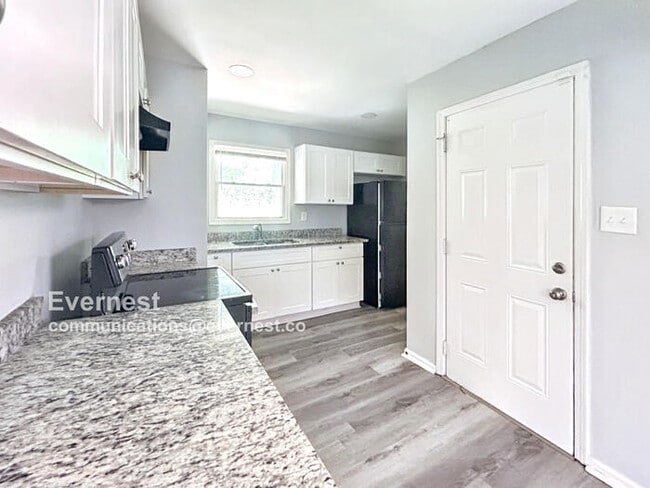 Photo - 926 Hall St NW