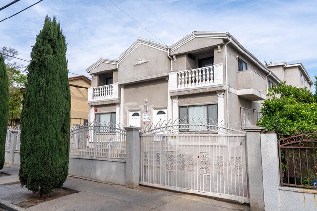 Building Photo - 1758 N Alexandria Ave Unit 1758.5