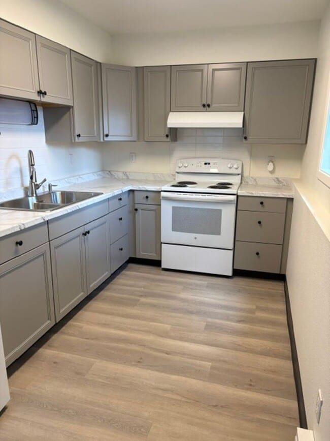 705 S 1st St W Unit B