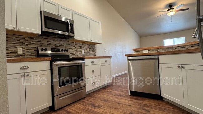 Photo - 983 S Palomar Dr