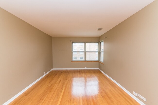 Photo - 4949 N Wolcott Ave Condo Unit 1A