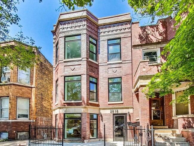 Building Photo - 2818 W Fletcher St