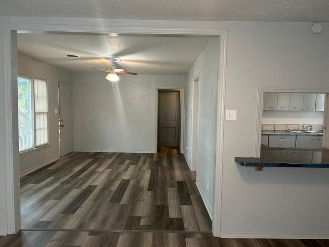 Photo - 2104 NW Denver Ave