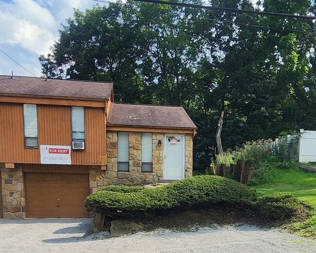 Building Photo - 3950 Mt Royal Blvd Rental