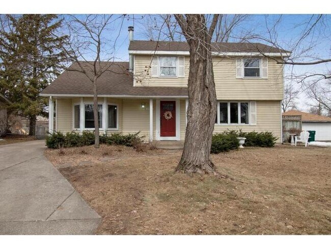 2701 121st Avenue Northwest, Coon Rapids, ... - 2701 121st Avenue Northwest, Coon Rapids, ... House