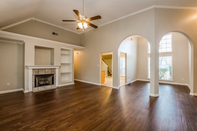 Photo - 9893 Farmyard Dr