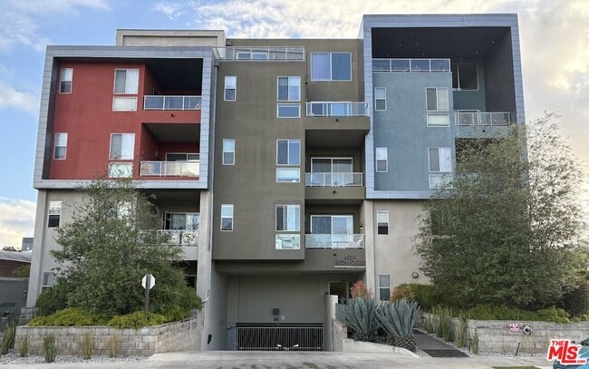 Photo - 4211 Redwood Ave Unidad 306 Rental