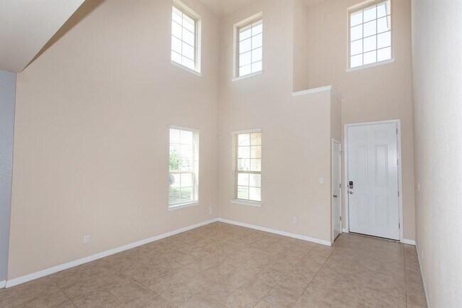 Photo - 8113 Rosano St