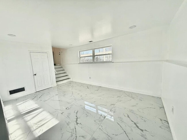 Photo - 6 Citadel Ave