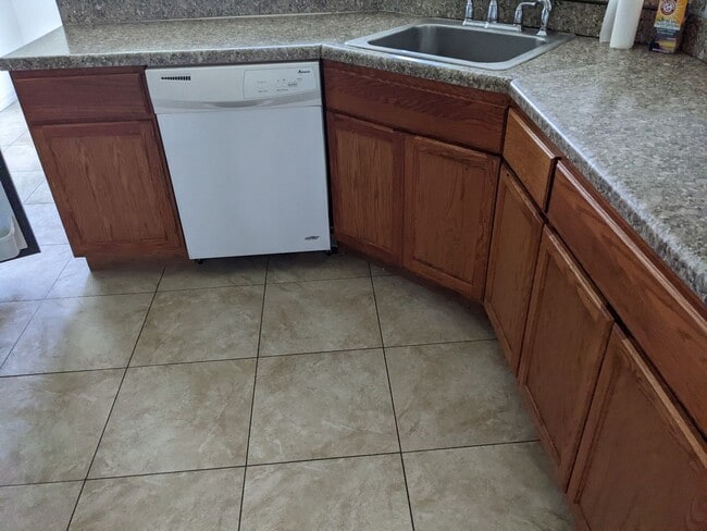 2823 Atoka Trail