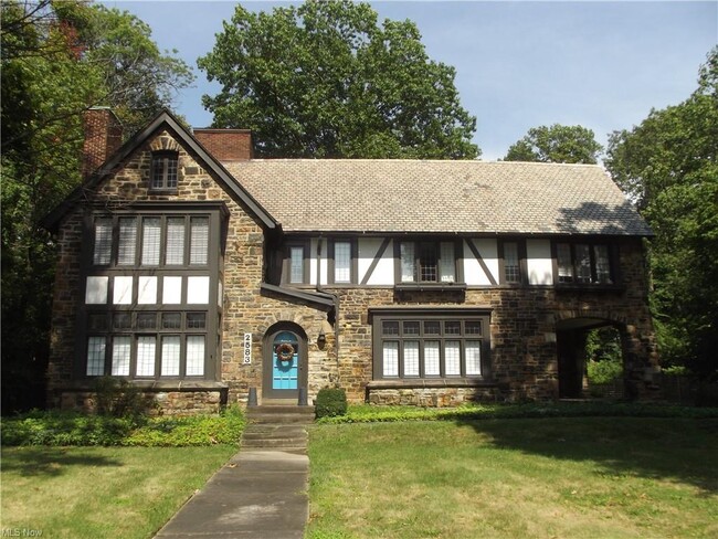 Exceptional Rental on Historic Fairmount Blvd - 2583 Fairmount Blvd House