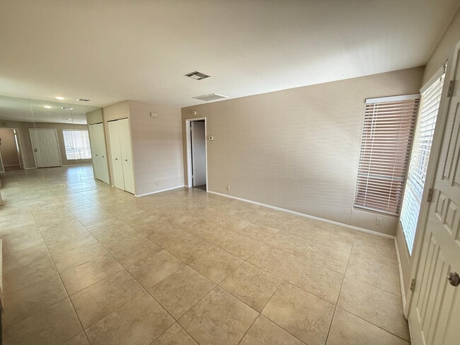 Photo - 312 W Yukon Dr Unit 2