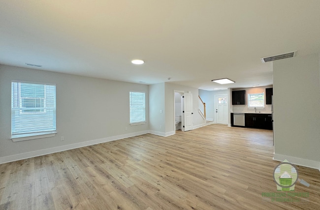 Photo - 6 Robin Hood Rd