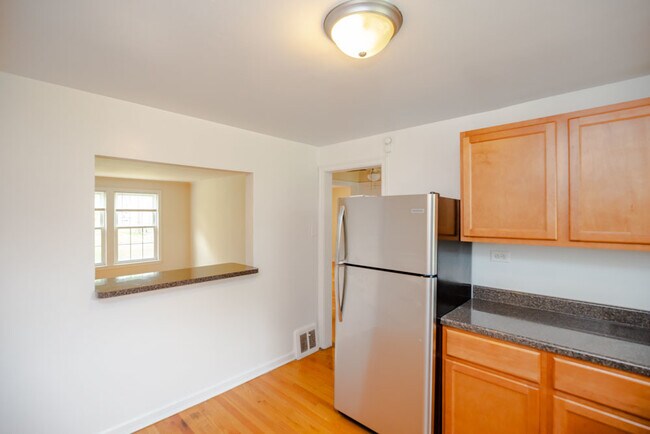 Photo - 4232 W Nelson St Unit 1