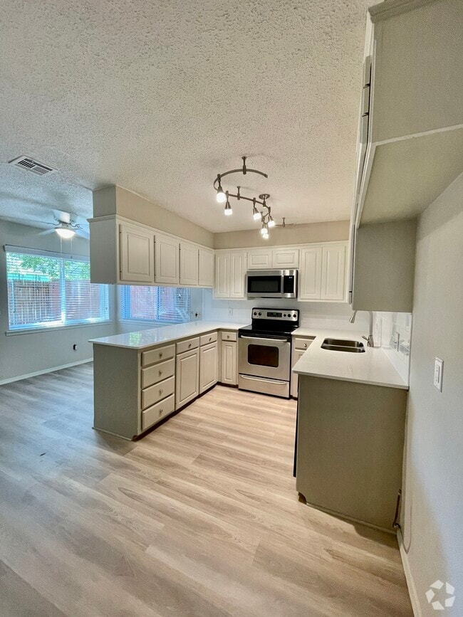 Building Photo - 11032 Springhollow Rd Rental