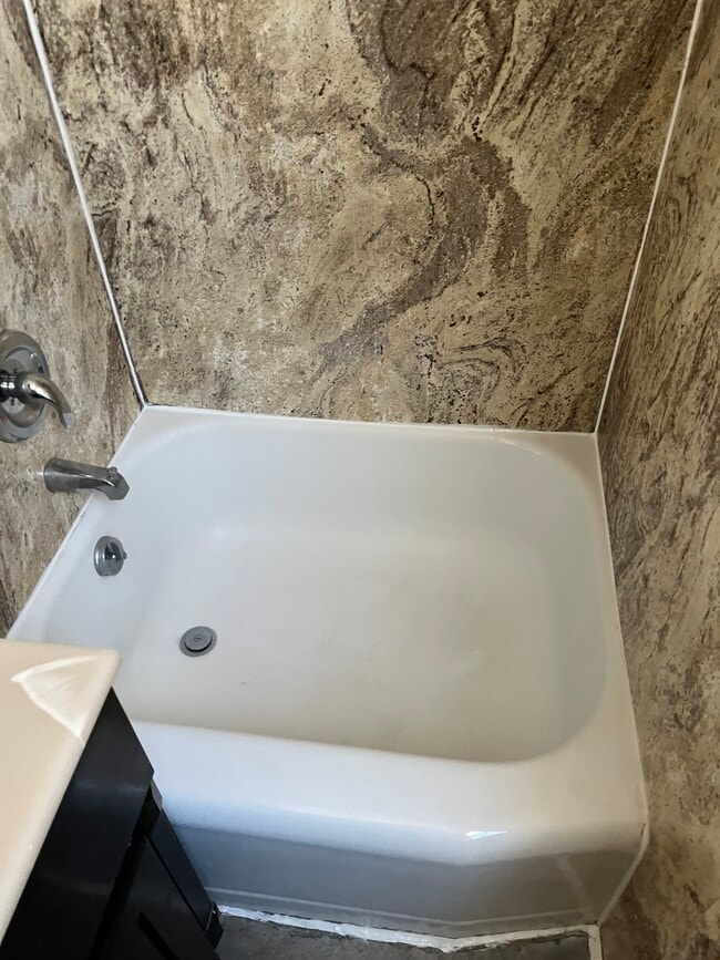 Photo - 44 N Bond St