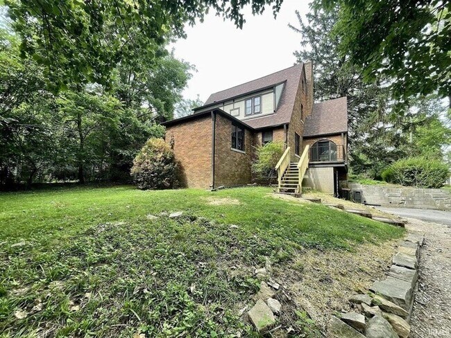 Photo - 611 S Eagleson Ave