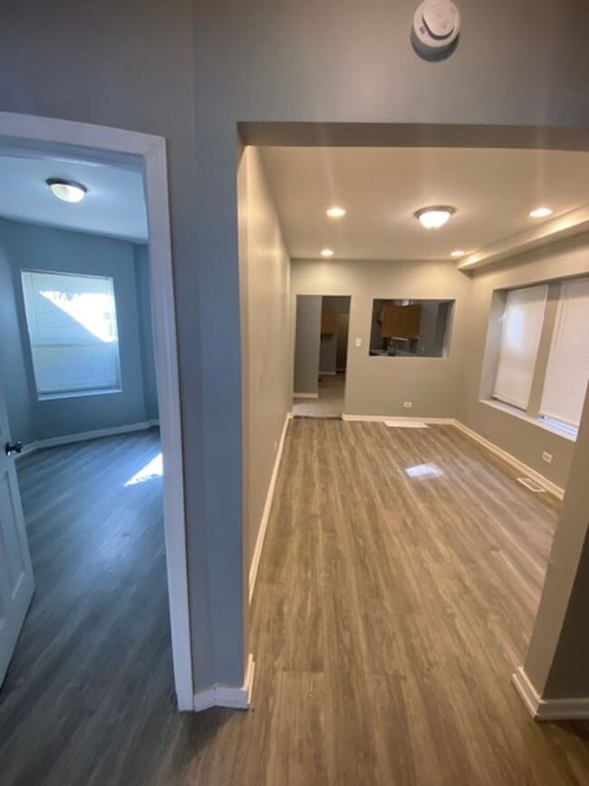 Building Photo - 7314 S University Ave Unit 1