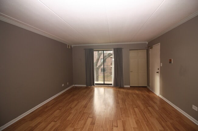 Photo - 5406 Chateau Dr Unit 4