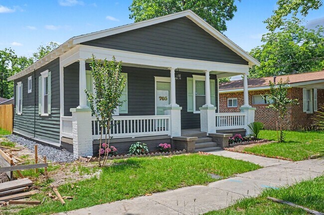 705 E 32nd St Unidad #1