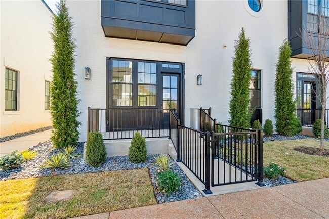 Photo - 18814 Selah Wy