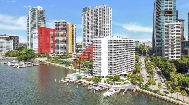 Photo - 200 SE 15th Rd Unidad 17