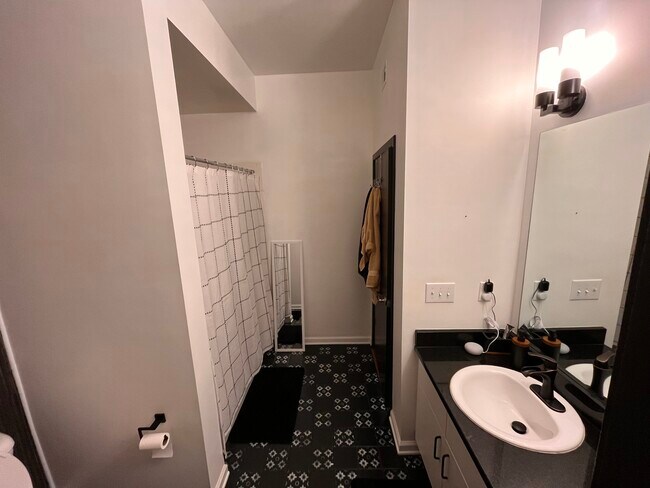 Photo - 5300 Peachtree Rd Unidad The Lofts  3608