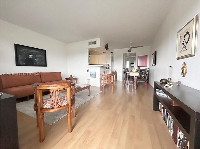 Photo - 1400 NE 54th St Unit 306