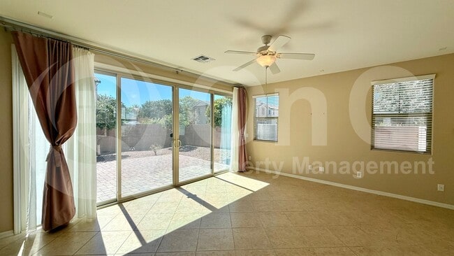 Photo - 894 S Agnes Ln