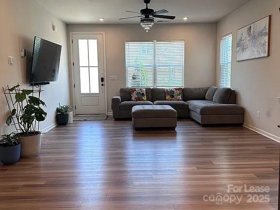 Building Photo - 5845 Wentwood Ct Rental